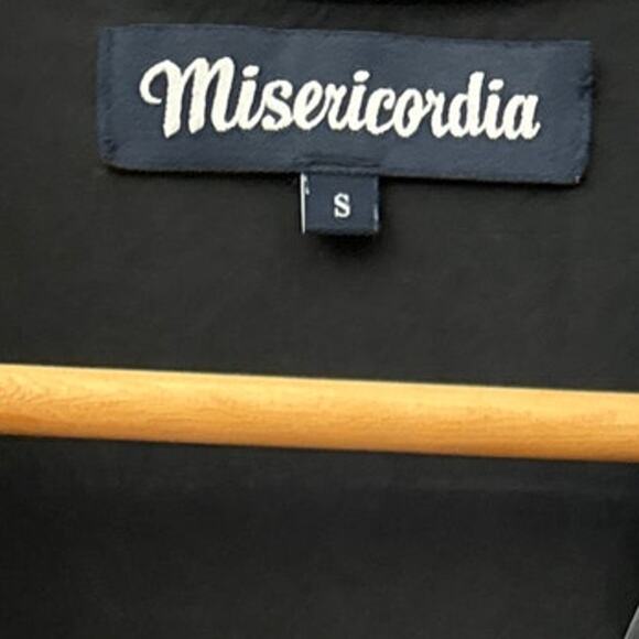 Misericordia Short Sleeve Button Front Cropped Top Black Size Small - Picture 7 of 9